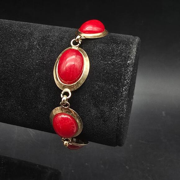 Vintage Red Jade Gold Tone Bracelet Oval Links Costume Jewelry - Picture 4 of 10